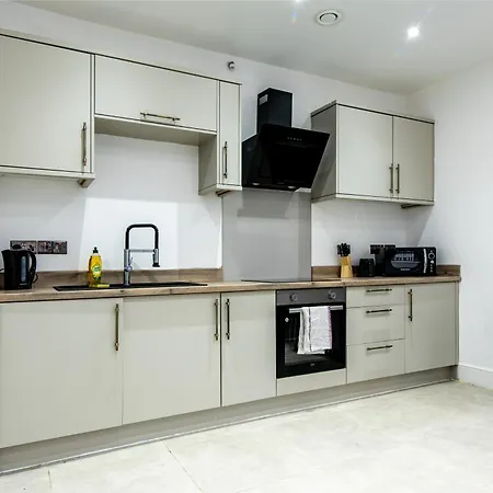 1 Bed Flat In Bradford, Perfect For Your Bradford (West Yorkshire)
