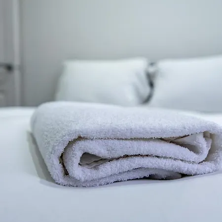 Apartment 1 Bed Flat In Bradford, Perfect For Your
