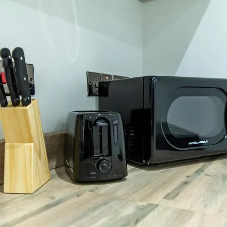 Apartment 1 Bed Flat In Bradford, Perfect For Your *
